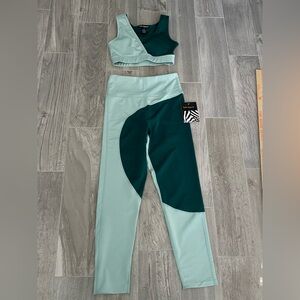 NWT Soho Apparel two-piece activewear set green color block women’s size M yoga